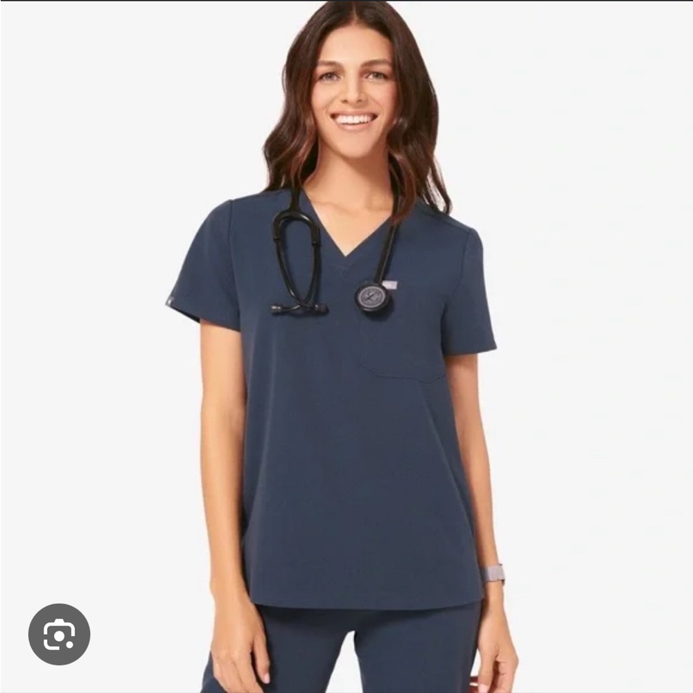 FIGS Catarina Scrub Top with pocket, dark harbor, XS
